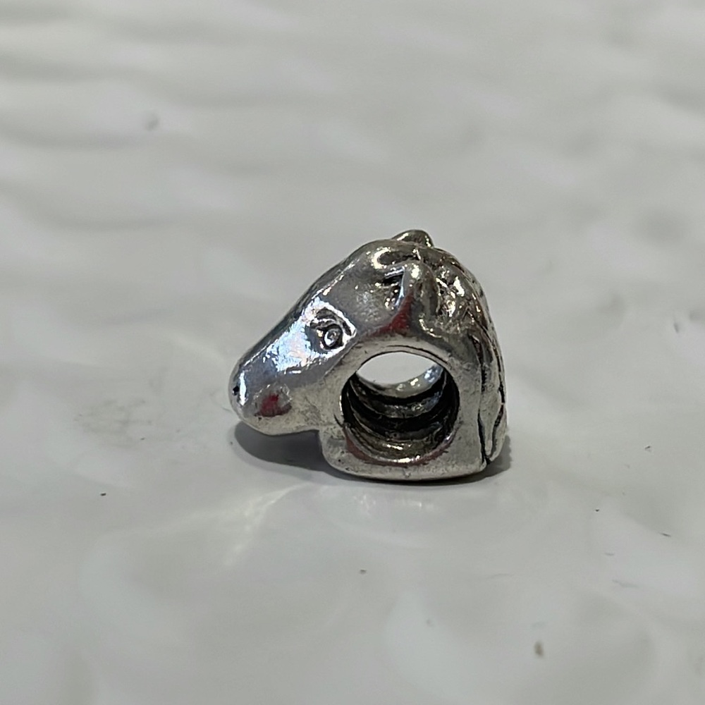 Retired pandora horse charm - Picture 2 of 4